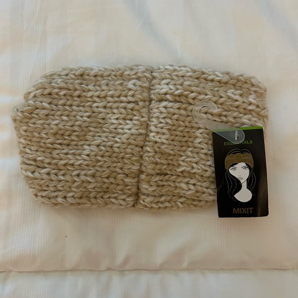 Winter Knit Headband. - Picture 2 of 2